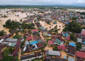 Banjir Meninggi di Kalsel, Ribuan Warga Kembali Mengungsi