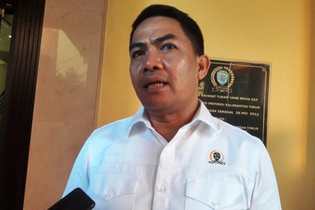 Warga Miskin di Samarinda Dipastikan Dapat Jatah Elpiji Bersubsidi, Tindak Tegas Penerima Tidak Berhak Surati Kemenhub, Wali Kota Samarinda Minta Evaluasi Tarif Penerbangan Ekonomi Pemkot Samarinda bakal Gratiskan Air Bersih untuk Warga Miskin