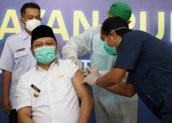 Divaksin Covid-19, Bupati Paser: Enggak Ada Rasanya Kok, Aman