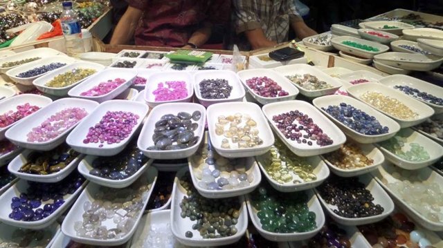 Sepi Peminat, Sinar Batu Akik Kalimantan Mulai Meredup