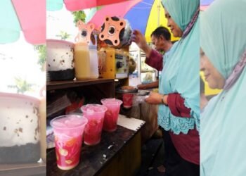Segarnya Es Kelapa Muda Dikemas Khusus Pakai Perasan Jeruk Nipis