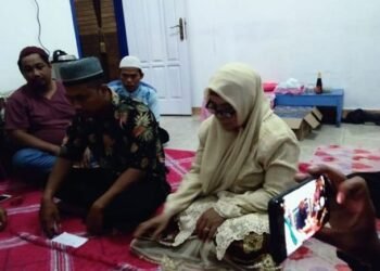 Kenal Sebulan di Medsos, Pria 28 Tahun Ini Rela ke Kalimantan demi Menikahi Wanita 53 Tahun