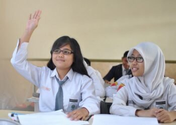 Tak Hanya Sekolah Gratis, 62 Ribu Pelajar Kaltim Juga Dapat Seragam, Sepatu, dan Tas