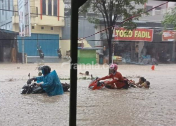 Waspada! Hujan Lebat dan Banjir Siap Hantam Kaltim Awal Mei DPMPTSP Kaltim 4 Jam Hujan, 32 Titik di Samarinda Terendam Banjir