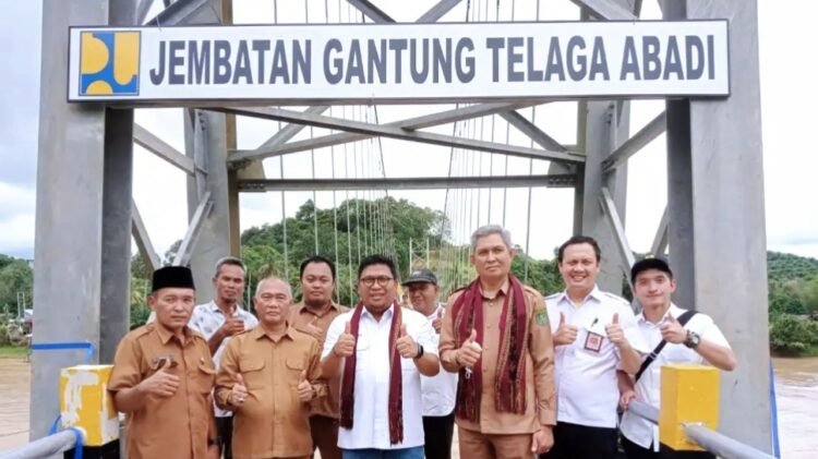 Irwan Fecho Resmikan Jembatan Senilai Rp6,5 Miliar di Kutai Timur