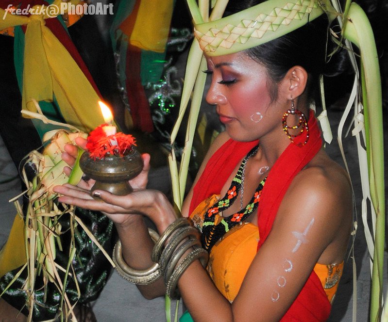 Pernikahan tradisional suku Dayak