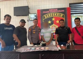ersonel Polsek Sangkulirang Polres Kutai Timur di Kalimantan Timur (Kaltim) menangkap seorang pelaku perjudian bola guling berinisal SA (57)
