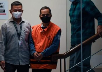 KPK menetapkan Rektor Unila Karomani dan tiga orang lainnya sebagai tersangka dugaan suap penerimaan mahasiswa baru. (Sumber Foto: KPK)