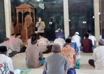 Silaturahmi dengan Masyarakat Bontang, Kapolres Safari Jumat ke Masjid Almukhtar