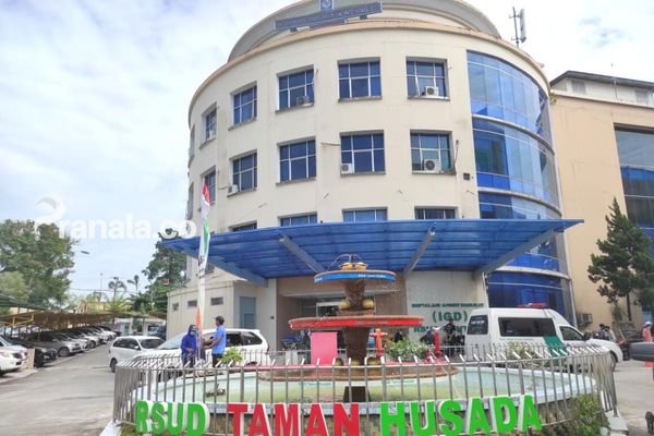 Poliklinik RSUD Bontang Tutup selama Libur Natal, IGD Tetap Siaga 24 Jam Bangunan Baru RSUD Bontang Tampung Pasien Penyakit Menular Gaji Petugas Kebersihan RSUD Menunggak, Rustam: Kontraktor Harus Miliki Dana Standby