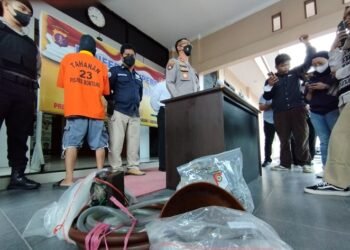 Detik-Detik Penimpun Solar Subsidi Ditangkap, Setiap Tiga Orang Antre di SPBU Kilometer 3 Bontang