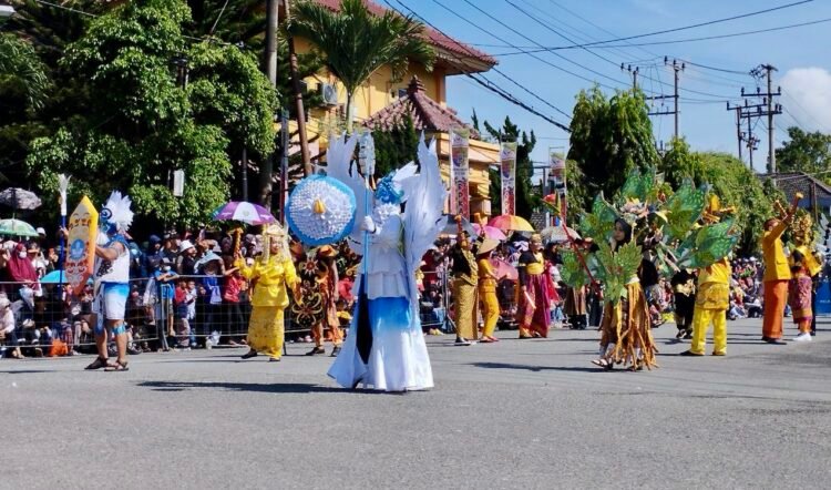 Warga Ini Batalkan Jalan-Jalan Keluar Kota Demi Nonton Bontang City Carnival