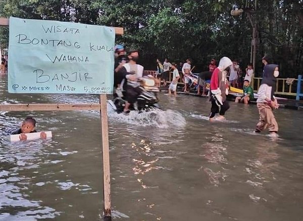 Sudah Direspons tapi Banjir Rob di Bontang Kuala Belum Masuk Prioritas Nasional Banjir Rob di Bontang Kuala Belum jadi Prioritas Nasional Jalan Layang Bontang Kuala Kaltim Siap Dibangun, Asal Tak Ada yang Klaim Lahan Lebaran Waspada Banjir Rob! Pasang Laut di Kaltim Diprediksi Capai Puncaknya Waspada Malam Ini! Banjir Rob Setinggi 2,4 Meter Landa Bontang