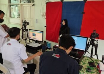 Disdukcapil Kembali Jemput Bola, Ratusan Siswa SMAN 2 Bontang Jalani Perekaman KTP-el