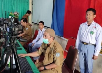 Sambangi Sekolah, Disdukcapil Bontang Rekam KTP-el sekaligus Aktivasi IKD