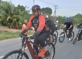 Potret Keseruan Bupati Kukar Gowes Bersama Jelajahi Muara Badak-Anggana