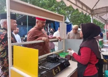 Bupati Kukar Resmikan Lorong Pasar Ramadan Masjid Agung