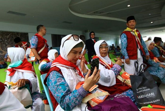 5.800 Jemaah Haji 2026 Bakal Melewati Embarkasi Balikpapan Kaltim 2.580 Jemaah Haji Kaltim Siap Terbang Mei Ini, Masa Tunggu Tembus 36 Tahun Proses Pelunasan Biaya Haji Kaltim 2025 Dibuka, Simak Tahapan dan Jadwalnya! 7 Jemaah Haji Embarkasi Balikpapan Meninggal Dunia, Mayoritas Berusia Lanjut Biaya Ibadah Haji Embarkasi Balikpapan Rp50,7 Juta
