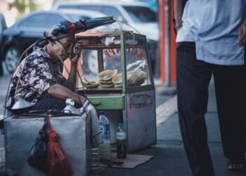 Para Pencari Rezeki yang Halal Disetarakan dengan Jihad di Jalan Allah SWT