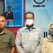 Tiga Terdakwa Korupsi Pengadaan Lahan Bandara Divonis 2 Tahun 3 Bulan Keberatan dari Terdakwa Basir Ditolak Hakim, Lanjut Pemeriksaan Saksi Kasus Lahan Bandara Bontang Lestari Kasus Lahan Bandara Bontang Lestari, Kejari: Satu Terdakwa Ajukan Eksepsi, Dua Terima Dakwaan Pelimpahan Tiga Tersangka Dugaan Korupsi Lahan Bandara Bontang Lestari Terkendala Berkas Belum Di-update