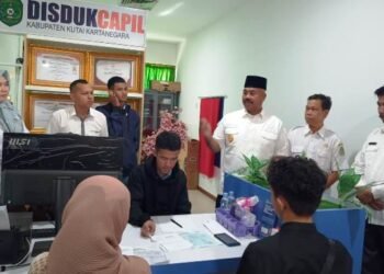 Bupati Kukar Sidak Hari Pertama Kerja, Apresiasi Petugas Pelayanan Publik