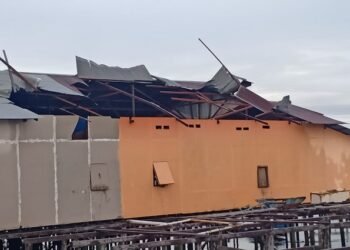 Dihempas Angin Puting Beliung, Rumah Warga di Selambai Lok Tuan Porak Poranda