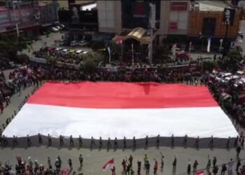 HUT Kemerdekaan RI ke-78; Bendera Merah Putih Raksasa Membentang di Samarinda