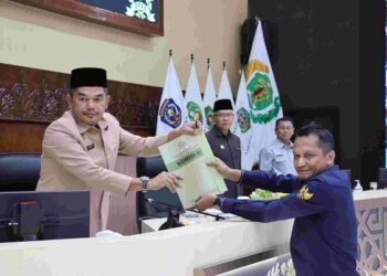 DPRD Kaltim Sahkan Tiga Raperda Inisiatif Pemprov Raperda Trantibumlinmas Disahkan, Dua Perusda Kaltim Disetujui jadi Perseroan