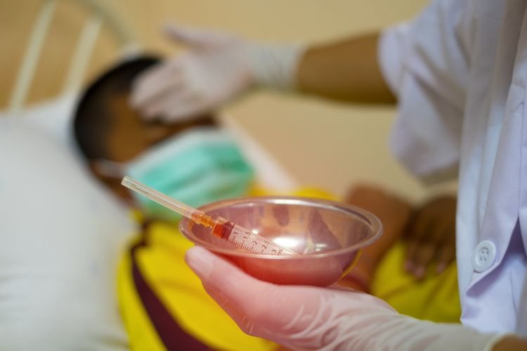Tekan Kasus DBD, Kutim Distribusikan Ribuan Vaksin Qdenga Gratis Kasus DBD di Kaltim Turun Drastis, 11 Kasus Kematian hingga September Kasus DBD di Bontang Belum Masuk KLB Kasus DBD di Kaltim Tembus 2.210, Balikpapan Paling Tinggi DBD Intai Kaltim: 3 Warga Meninggal, Ribuan Terjangkit, Balikpapan Tertinggi Waspada! Selama 2024, 233 Kasus Positif DBD Melanda Bontang