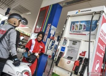 Antrean Biosolar di Bontang Disorot, Pemkot Curigai Penyalahgunaan Barcode Stok BBM Nasional Aman, Menteri Bahlil Ungkap Rencana Tambah Cadangan 90 Hari Harga BBM Turun di Kaltim per 1 Mei 2025 Daftar Harga BBM Pertamina per 1 Juni 2024, Mulai dari Pertalite hingga Pertamax