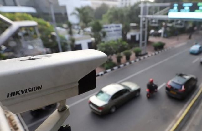 Polisi Samarinda Mulai Tilang Digital Parkir Liar, Pelat Kendaraan Langsung Terekam Korlantas Polri Luncurkan Teknologi Baru untuk Tilang Elektronik Berbasis Pengenalan Wajah