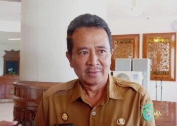 Bantuan Seragam Sekolah 2026 di Kutim Kini Fokus untuk Siswa Baru Sasar Pelajar Kurang Mampu hingga Penghafal Alquran, Kutim Salurkan Beasiswa Stimulan untuk 15.355 Orang Sasar Kurang Mampu hingga Penghafal Alquran, Pemkab Kutim Salurkan Beasiswa Stimulan untuk 15.355 Pelajar Asyik, Pelajar di Kutai Timur Dapat Seragam Sekolah Gratis