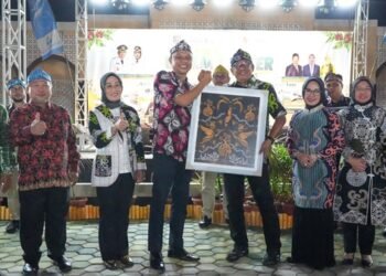 Berkontribusi Pengembangan UMKM Bontang, PT Kaltim Nitrate Indonesia Terima Penghargaan dari Wali Kota