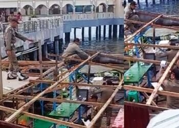 Kafe Tak Berizin di Area Masjid Terapung Lok Tuan, Bontang Dibongkar Paksa