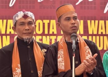 Sutomo Jabir-Nasrullah Daftar Pilkada Bontang 2024, Tantang Penguasa dan Mantan Penguasa Nasrullah Kenalkan Program Sapa Warga, Beri Ruang untuk Berbicara Sempat Tertunda 3 Jam Lebih, Sutomo-Nasrullah Resmi Daftar di KPU Bontang