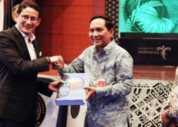 Sandiaga Uno Serahkan Master Plan Pulau Kumala, Kukar Siap Tarik Wisatawan