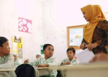 Ratusan Guru Pensiun Tahun Depan, Bontang Terancam Krisis Tenaga Pengajar Kaltim Cairkan Insentif Guru Non-ASN Rp76,6 M, 23 Ribu Guru Sudah Terima Bantuan Balikpapan Kekurangan 520 Guru Pemkot Bontang Buka Seleksi PPPK Guru Tahun 2024, Tersedia 58 Formasi