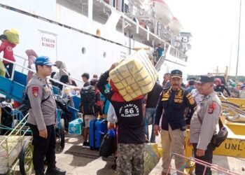 Catat Jadwal! KM Egon dan KM Binaiya Siap Layani Penumpang di Bontang 970 Penumpang KM Binaiya Tiba di Pelabuhan Lok Tuan Bontang dengan Selamat