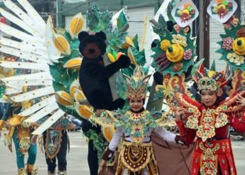 Bumi Etam Buktikan Pesonanya, Karnaval Budaya Disambut Antusias Warga Samarinda