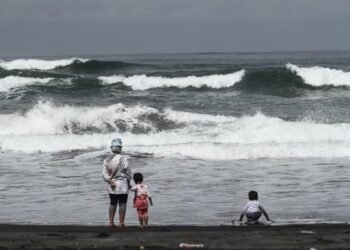 BMKG Peringatkan Pasang Laut sampai 2,9 Meter di Pesisir Kaltim Waspada! BMKG Peringatkan Pasang Laut 2,9 Meter di Balikpapan