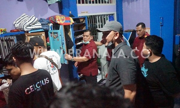 Anggaran Ketat, Bagaimana Administrasi Warga Binaan Lapas Bontang Kaltim Bertahan? 238 Warga Binaan Lapas Bontang Gagal Dapat Remisi, 6 Orang Langsung Bebas Merayakan Idulfitri 2025 Razia Malam selama 90 Menit di Lapas Bontang, Hasilnya?