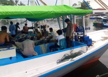 Jaga Keselamatan Nelayan, Sat Polairud Polres Bontang Gelar Patroli dan Imbauan di Perairan