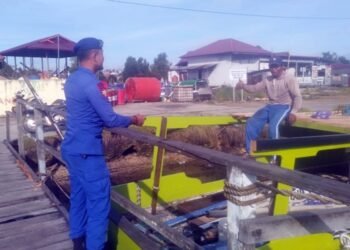 Sat Polairud Polres Bontang Edukasi Keselamatan Nelayan dan Kebersihan Laut