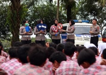 Murid SDIT Asy Syaamil Bontang Antusias Kunjungi Mapolda Kaltim, Kenali Tugas Polisi dan Kendaraan Taktis