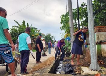 Warga RT 21 Bontang Baru Gelar Kerja Bakti Sambut Ramadhan 1446 H