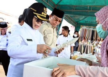 Datang sejak Subuh, Warga Bontang Antusias Berburu Kupon di Pasar Murah