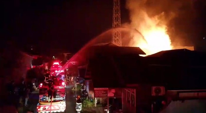 Kebakaran Tengah Malam di Tenggarong Kukar, 1 Rumah Ludes Dilalap Api