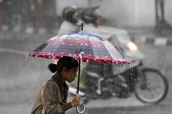 Prakiraan Cuaca Kaltim Akhir Desember 2025 Hujan Masih Dominan di Kaltim, BMKG Rilis Prakiraan 11–20 Desember 2025 BMKG Ingatkan Potensi Pohon Tumbang dan Banjir, Hujan Lebat di Kaltim Diprediksi hingga 10 April 2025