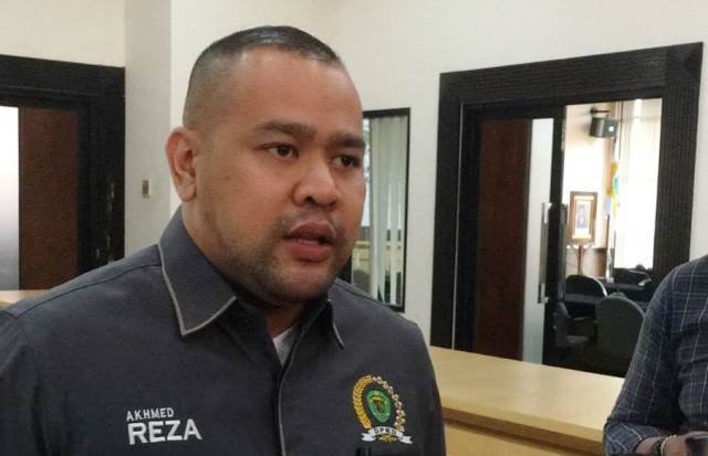 Wakil Ketua Fraksi Gerindra DPRD Kaltim, Akhmed Reza Fachlevi 160 vs 25, Saat Pokir DPRD Kaltim Berhadapan dengan Program Gubernur Longsor di Pendingin, DPRD Kaltim Curiga Tambang jadi Pemicu Akhmed Reza Fachlevi: Masalah Banjir Kukar dan Samarinda Perlu Sinergi Semua Pihak