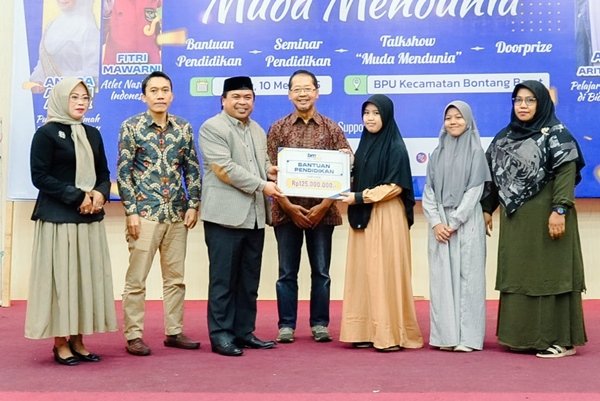 BUATKAN DAFTAR JUDUL BERITA MEDIA ONLINE YANG MENARIK DARI ARTIKEL DI ATAS